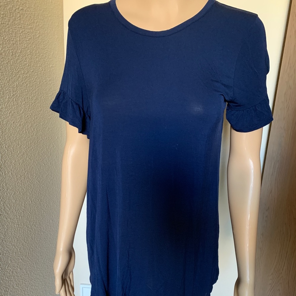 Short-sleeved top